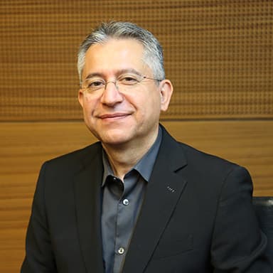 دکتر حسین صادقی